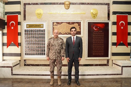 Aile ve Sosyal Hizmetler Müdürü Sn. Hüseyin Okan, 10 Nisan Polis Haftası Münasebetiyle İl Emniyet Müdürümüz Sn. Hakan Duman’ı Makamında Ziyaret Etti