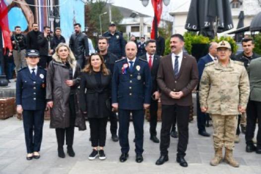Türk Polis Teşkilatımızın 180’inci Kuruluş Yıl Dönümü Vesilesiyle İlimizde Bulunan Seymen Ekibimiz Yer Altı Çarşısı Üzerinde Gösteri Gerçekleştirdi